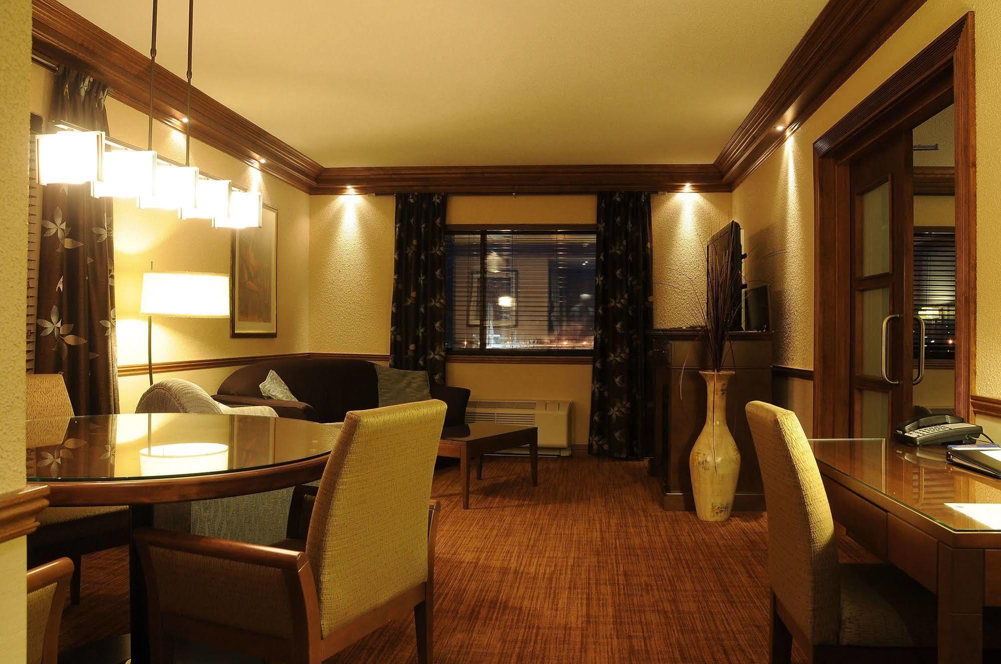 Hotel Le Montagnais Saguenay Ngoại thất bức ảnh